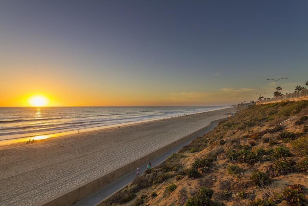 Ocean View From Private Patio, Across Street From Beach Apartment Carlsbad Bagian luar foto